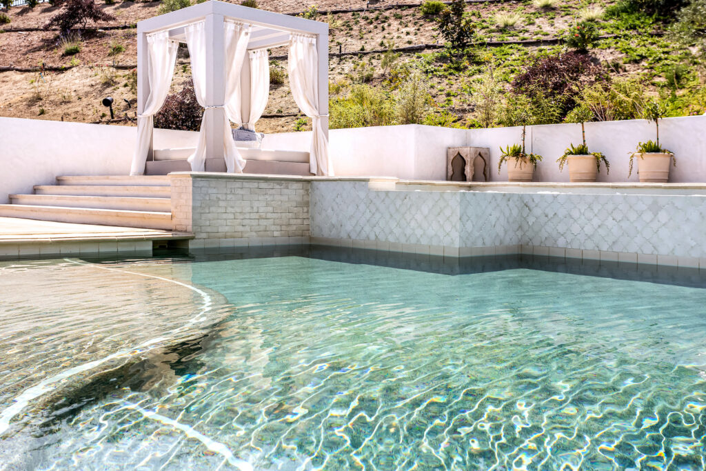 san diego pool studio 8c sierra snow thin brick early gray limestone 05 (1)